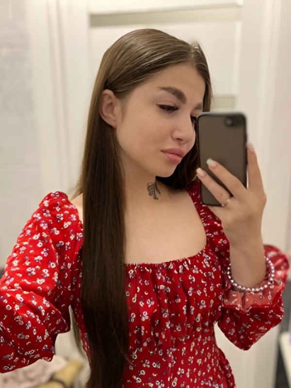 Ульяна привлекательная девушка из Балахны цена от 1500 руб