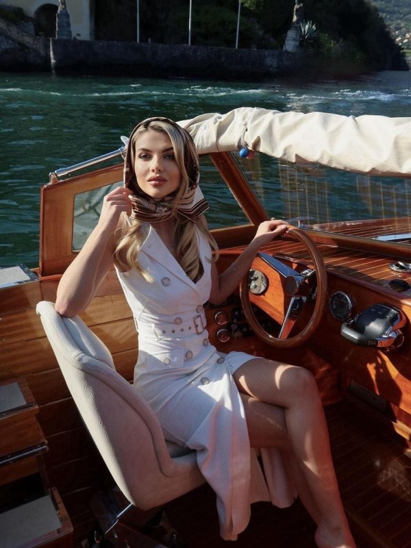 Яна привлекательная девушка из Балахны цена от 10000 руб