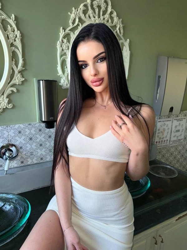 Яна привлекательная девушка из Балахны цена от 9000 руб